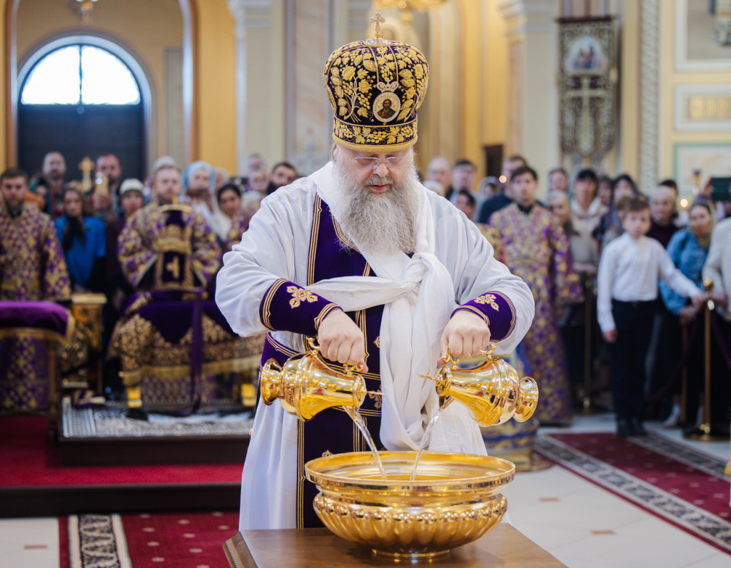 Литургия святителя Василия Великого в Великий Четверг Страстной седмицы