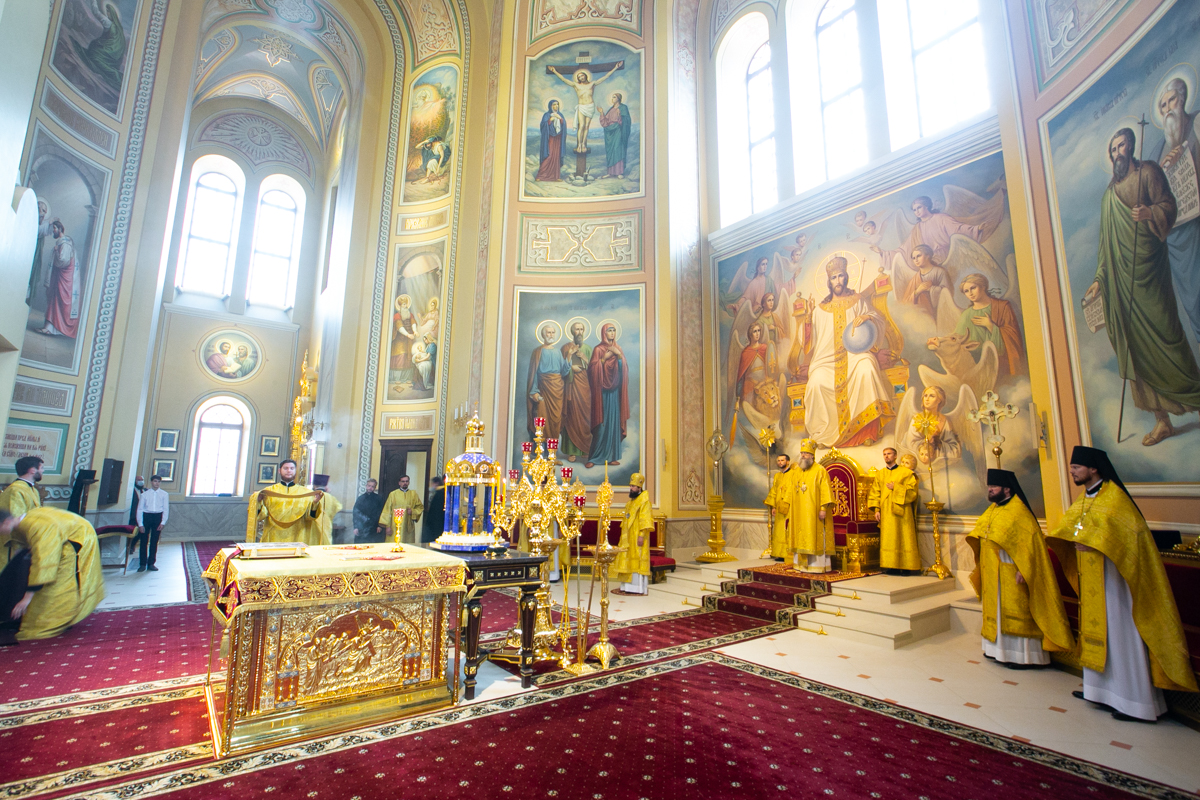 Митрополит Меркурий совершил Божественную литургию в день памяти святого князя Александра Невского