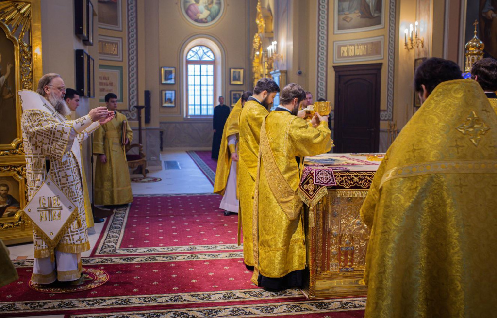 Богослужения в день памяти святителя Николая, архиепископа Мир Ликийских, чудотворца