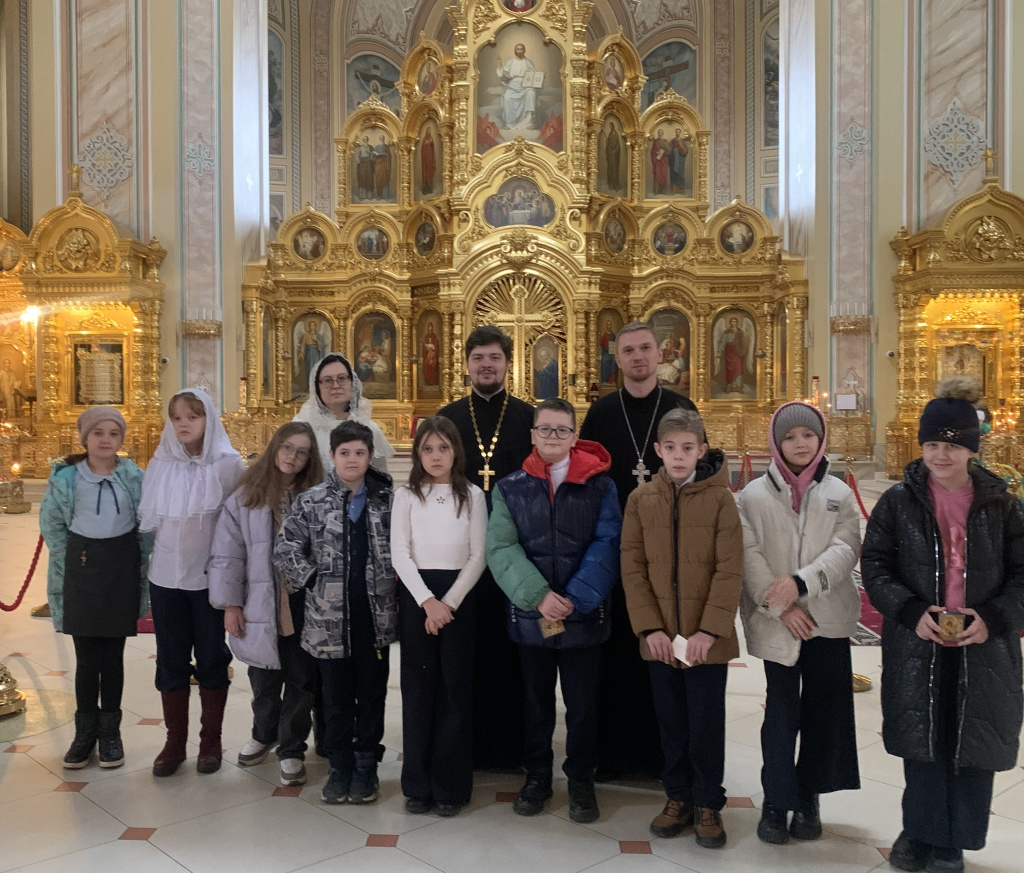 Ученики ростовской МБОУ «Гимназия № 35» посетили с экскурсией Кафедральный собор