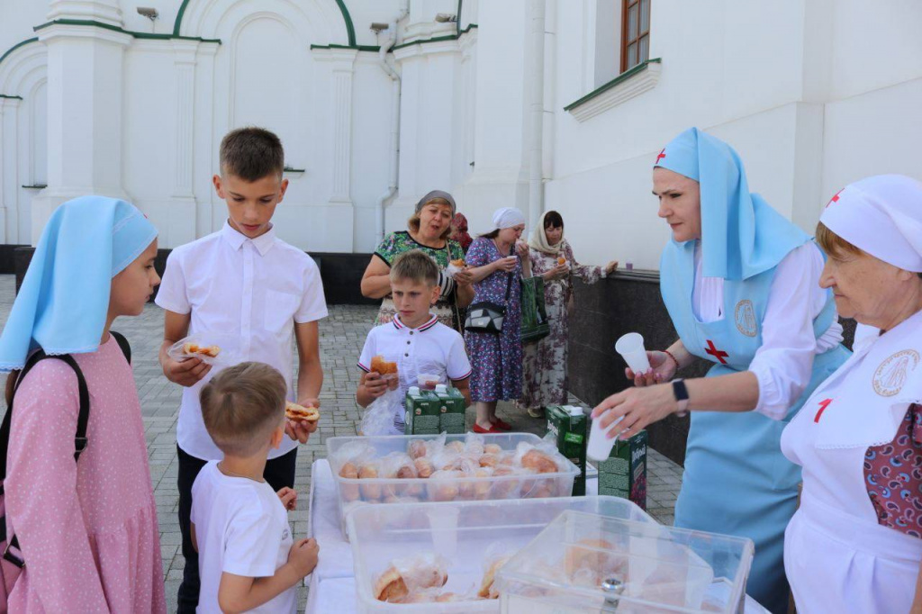 Пос Ленсоветовский храм Рождества