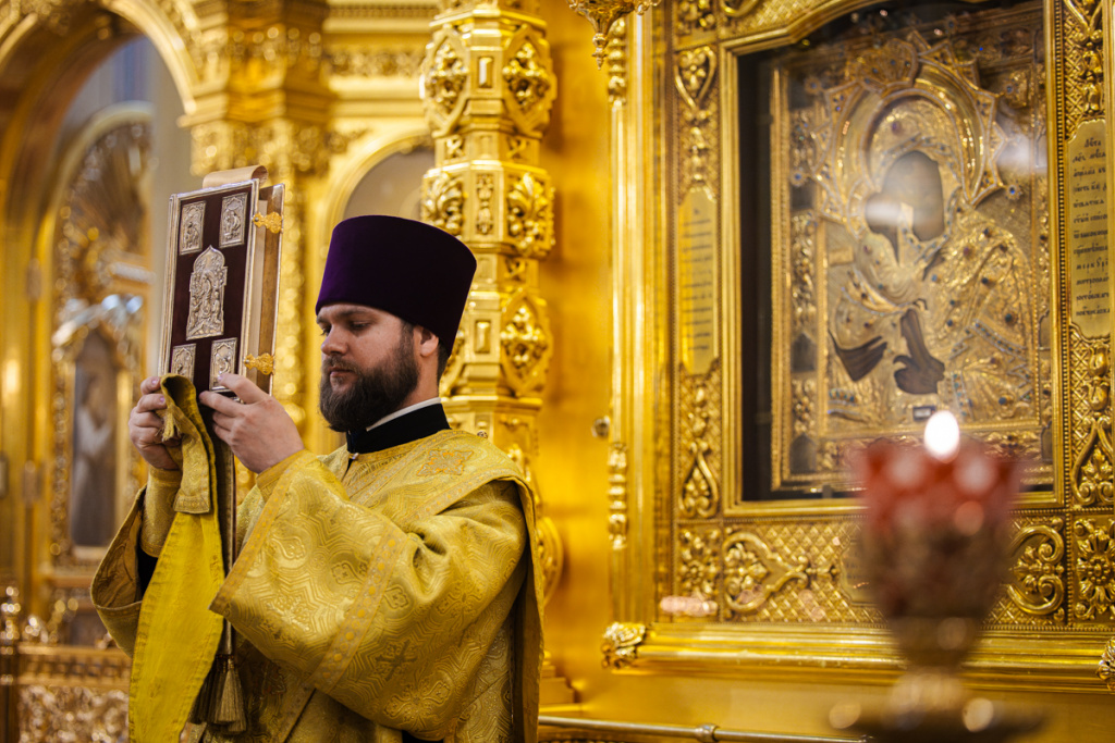 Молебен перед чтимым образом Донской иконы Божией Матери по случаю Дня сотрудника органов внутренних дел